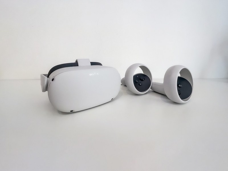 Meta Quest 2 headset with Touch controllers, discontinued and sold used